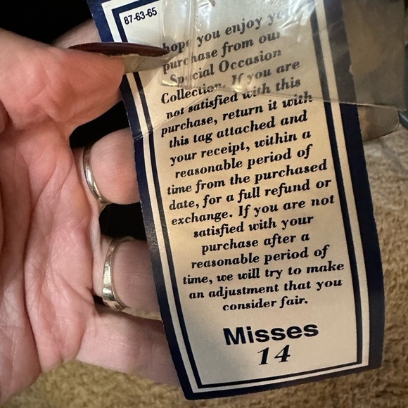 Vintage Deadstock Formal Gown with beads and an open back size 14 - Picture 8 of 10